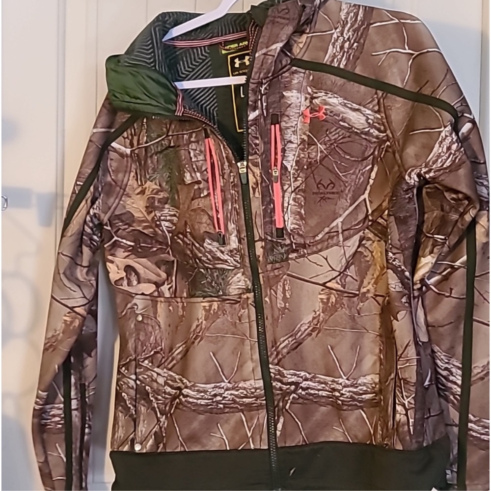 Women’s UA Camo Coat